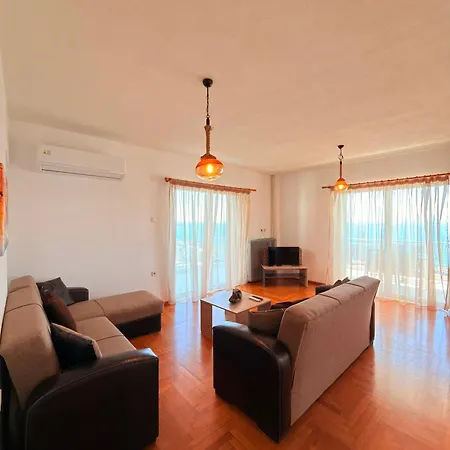 Mega Panorama Apartments PalaiónTsiflíkion